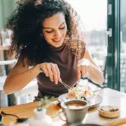 Nutritionist Reveals Simple 'Half Plate Method' for Effective Fat Loss