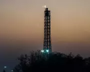 Oil Crisis Sparks Fears of Global Stagflation as Brent Tops $100 Again