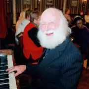 Only Fools & Horses Fans Outraged as Uncle Albert Star's Grave Vandalised