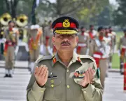 Pakistan's Army Chief Seeks to Mediate US-Iran Talks in Islamabad