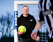 Paul Robinson Recalls Replacing Shearer in Infamous 1999 Tyne-Wear Derby