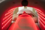 Red Light Therapy: Scientific Evidence Behind the Celebrity Trend