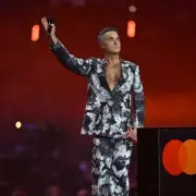 Robbie Williams' Skiing Injury Nearly Derailed Brit Awards Tribute to Ozzy Osbourne