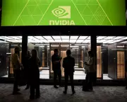 Silicon Valley's AI Obsession Widens Gulf with Public Amid Tesla Safety Fears