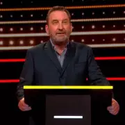 The 1% Club Eliminates 25 Players in One Question as Lee Mack Quips