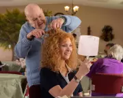 The Comeback Review: Lisa Kudrow's Return Lacks Laughs in AI Satire