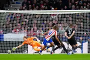 Tottenham's Kinsky Subbed After 17-Minute Nightmare in Champions League