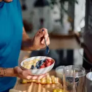 Trainer's Three-Minute Breakfast Routine Reveals Abs at Age 46