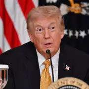 Trump Criticises UK's Lack of Aircraft Carriers in Iran Conflict