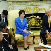 Trump's Pearl Harbour Joke Stuns Japanese PM and Oval Office Audience