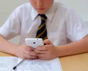 UK Educators Urged to Discuss Epstein Crimes with Children to Counter Online Risks