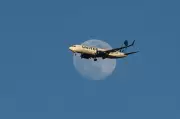 United Flight Narrowly Avoids US Military Helicopter in California