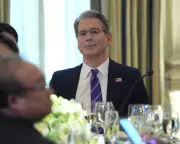 US Considers Lifting Sanctions on Stranded Iranian Oil to Curb Prices