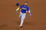 USA Triumphs Over Venezuela in Thrilling World Baseball Classic Final