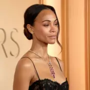 Zoe Saldana's Oscars Face Sculpting Tool Promises 'Snatched' Results in Minutes