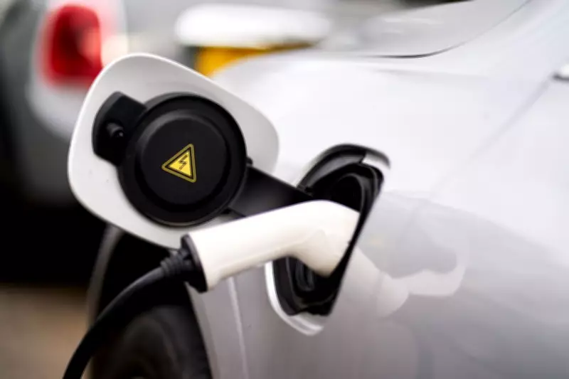A Guide to Public EV Charging: Finding Stations and Securing the Best Prices