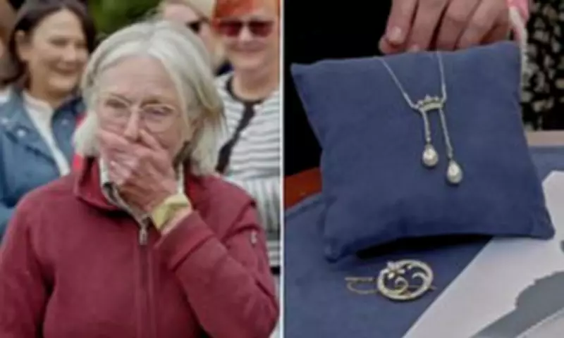 Antiques Roadshow Guest Weeps Over Grandmother's Jewellery Valued at Five Figures