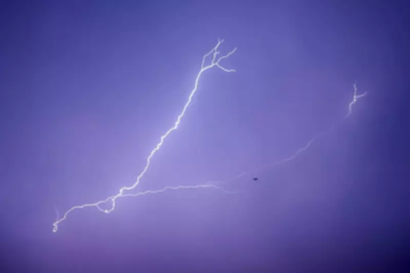 Bangladesh Lightning Strikes Kill 14 Amid Seasonal Storms