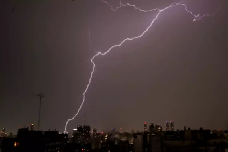 Bangladesh Lightning Strikes Kill 14 Farmers and Labourers