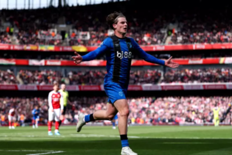 Chelsea Accelerate Pursuit of Bournemouth's Alex Scott Amid Midfield Overhaul Plans