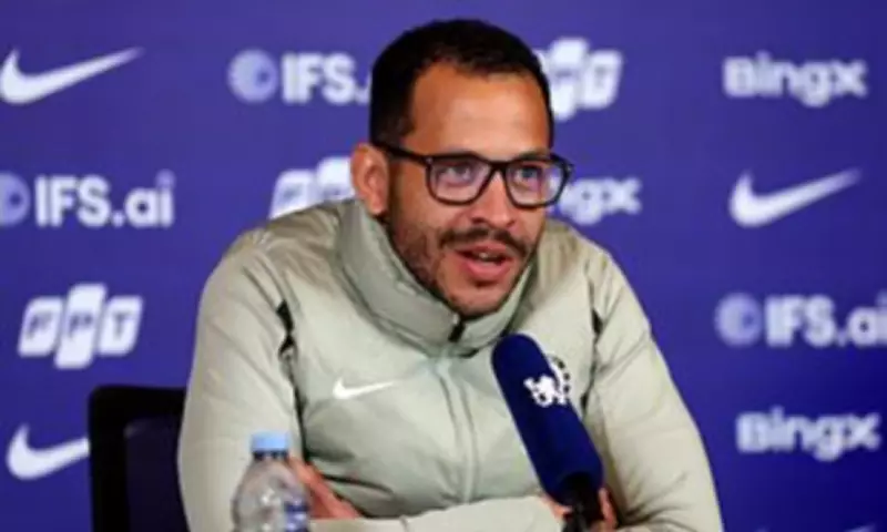 Chelsea Boss Rosenior Demands Ego-Free Push for Champions League Spot