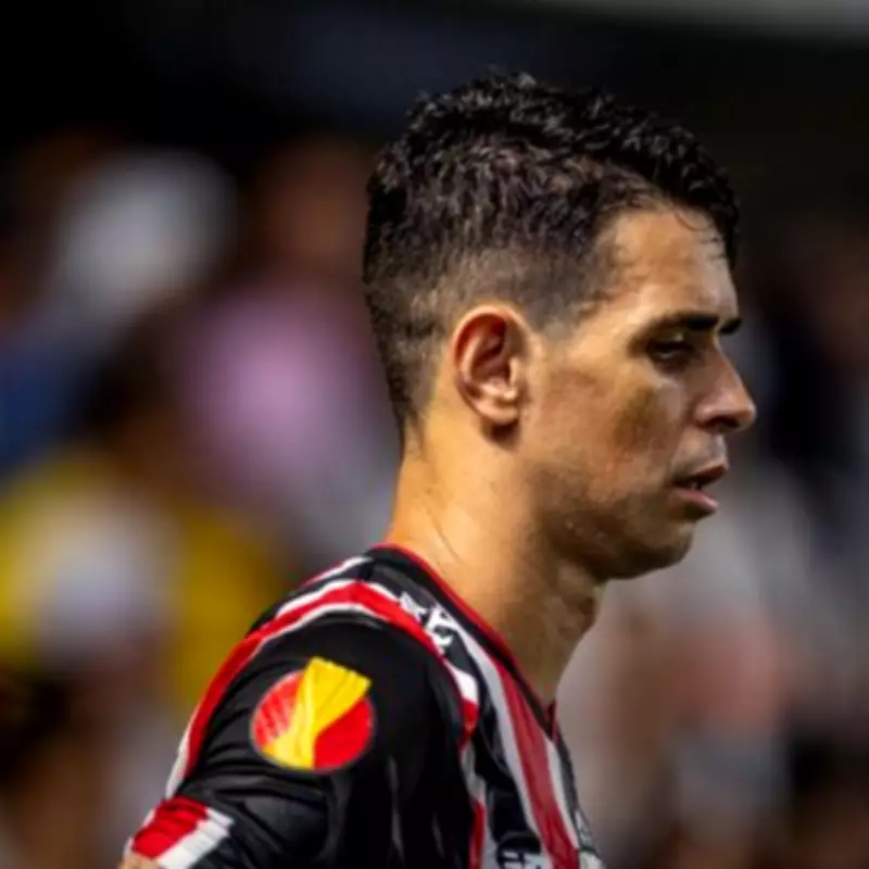 Chelsea Legend Oscar Forced into Early Retirement After Heart Scare