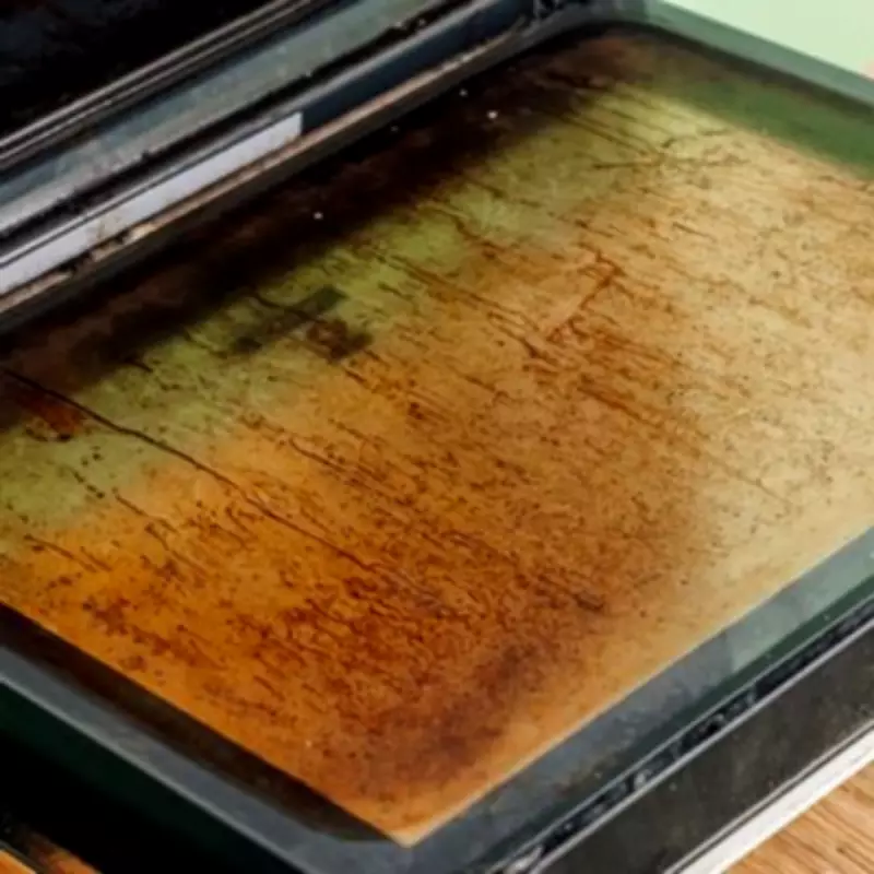Clean Oven Grime with Baking Soda and Dish Soap – No Vinegar Needed