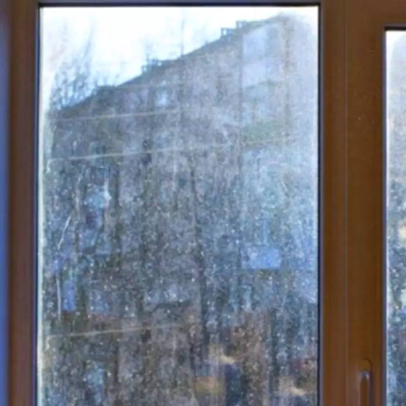 Clean Windows This Spring With 3 Kitchen Staples: Vinegar, Alcohol, Cornflour