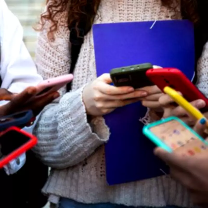 Darren Lewis Urges: Put Phones Down to Reconnect with Humanity