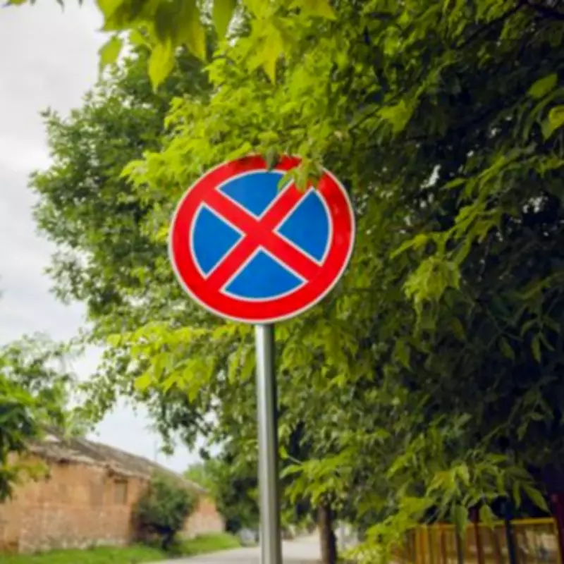 Drivers Urged to Learn Clearway Sign Meaning Amid Widespread Confusion