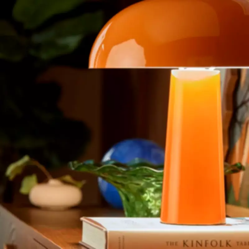 Dusk's Retro Mushroom Lamp Earns Rave Reviews for Vibrant 70s Style