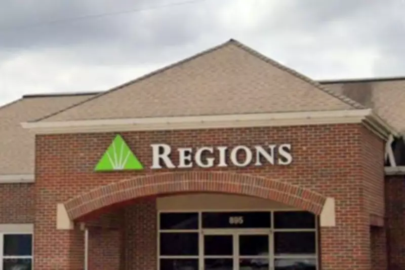 Elderly Woman Robs Alabama Bank, Then Surrenders Cash to Police