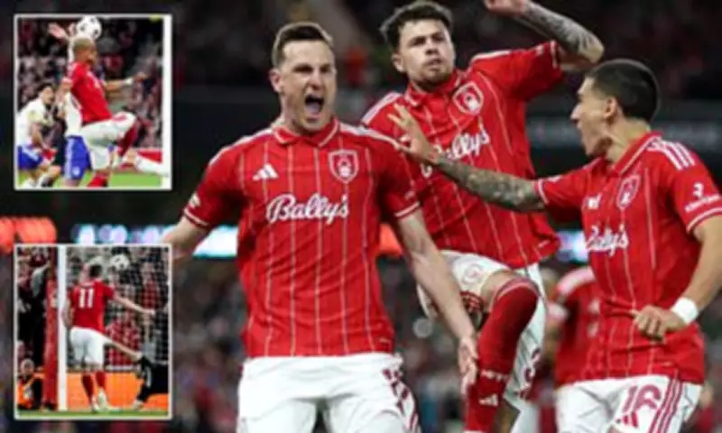 Emiliano Martinez Heroics Keep Aston Villa in Europa League Semi-Final