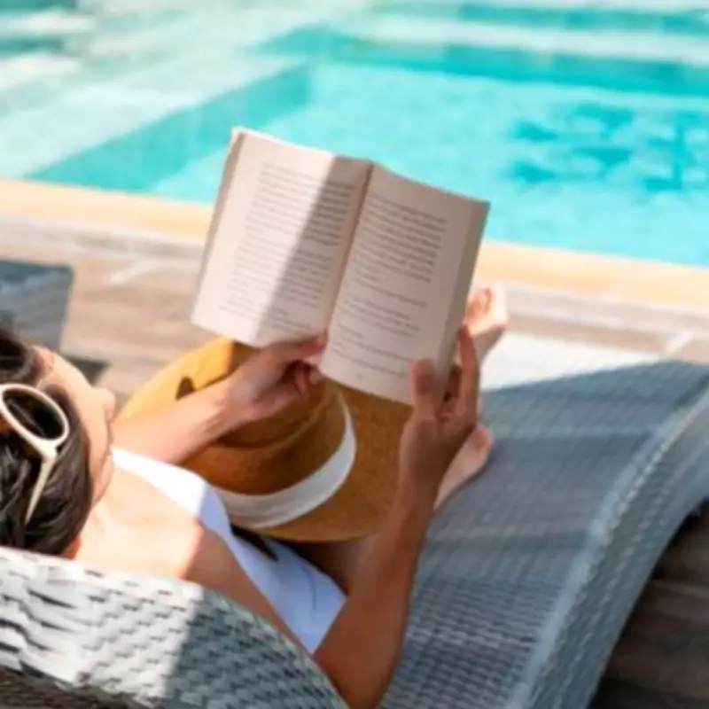 Essential Travel Hack: The Insulated Cup That Transforms Your Poolside Lounging