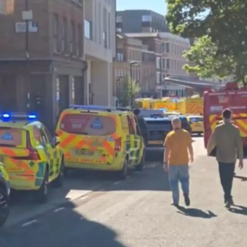 Farringdon Station Closed After Gas Leak, Armed Police on Scene