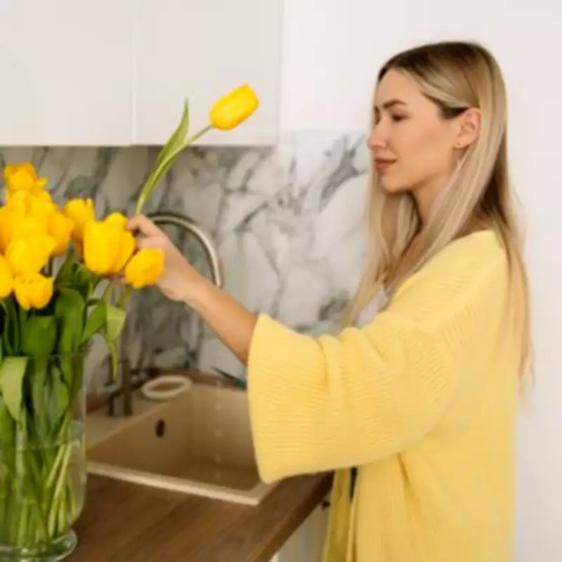 Free Ice Cube Hack Extends Tulip Vase Life Dramatically