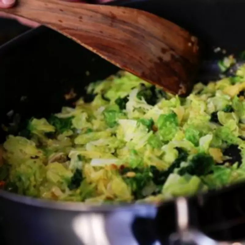 French Chef's Secret: Never Boil Cabbage, Sauté with Apple Cider Vinegar