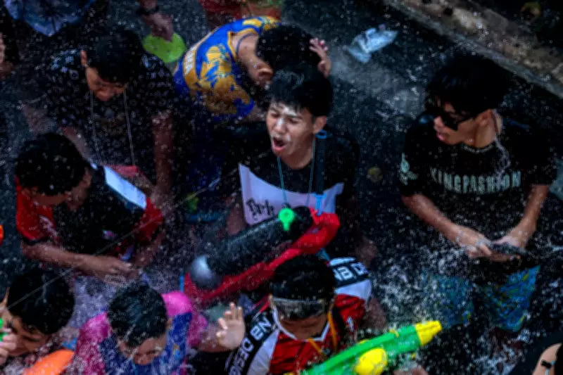 Global Weekend in Pictures: From Rocket Wars to Golden Frogs