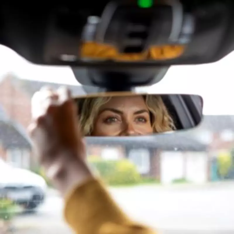 Hidden Car Mirror Button's Anti-Glare Function Stuns Drivers in Viral TikTok
