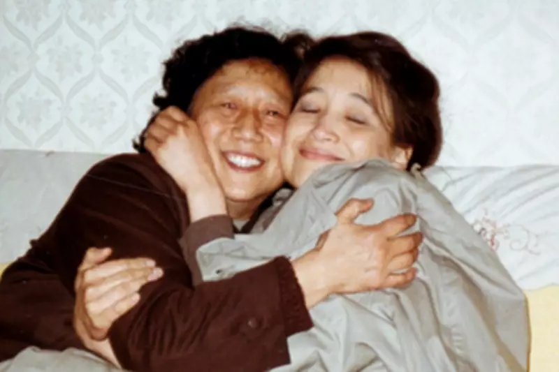 Jung Chang: Beijing Threats Kept Me from Dying Mother's Side