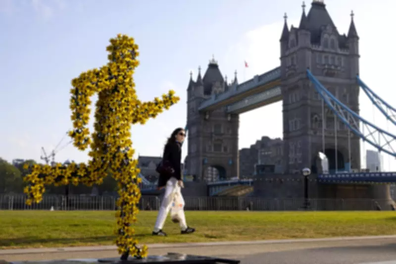 London Marathon's Daffodil Runner Sculpture Highlights End-of-Life Care Crisis