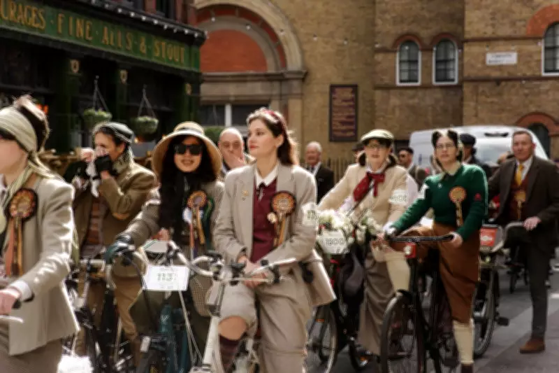 London's Tweed Run Sees Hundreds of Dapper Cyclists Pedal in Style