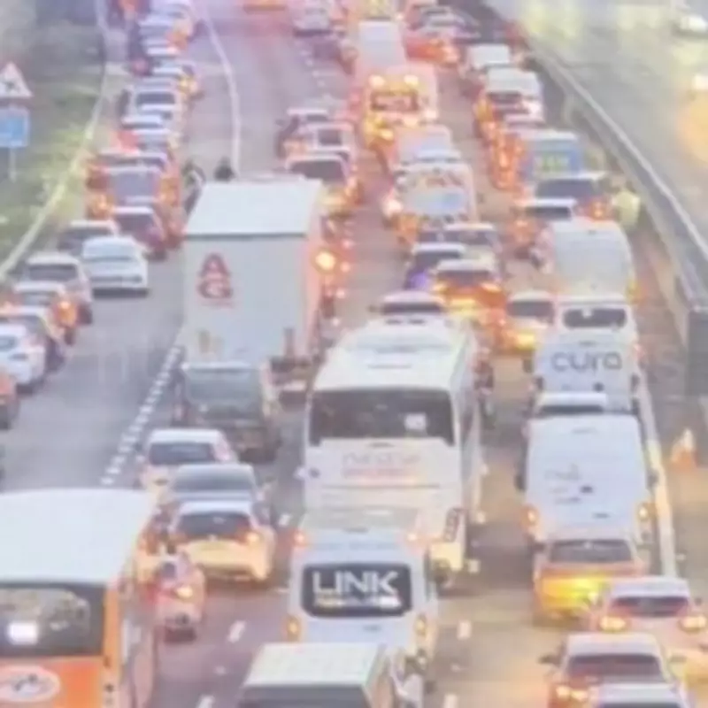 M23 Crash Near Gatwick Airport Causes Major Rush Hour Delays and Road Closure