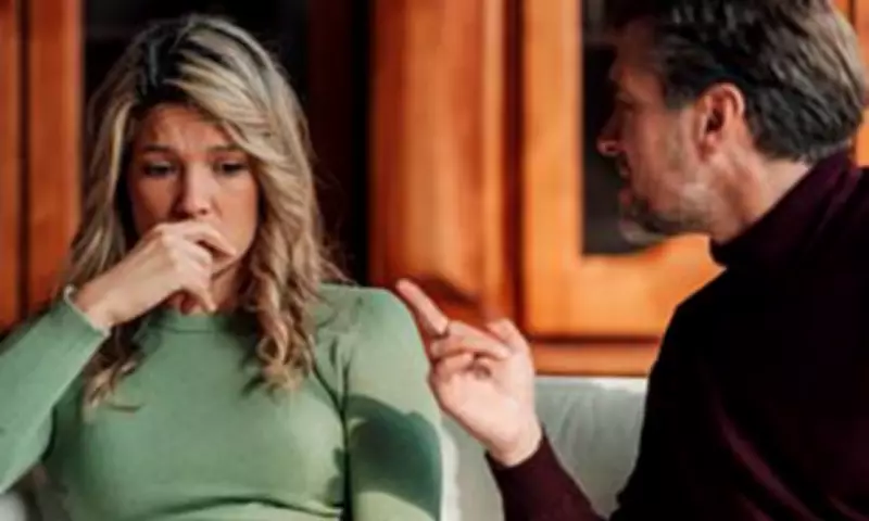 Manosphere's Toxic Influence on Modern Dating Revealed by Relationship Expert