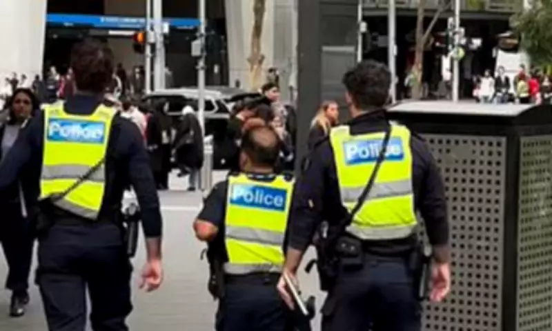Melbourne Police Photo Sparks Height Requirement Debate Among Australians