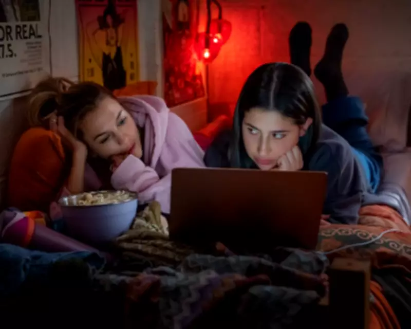 Netflix's Roommates: A Sweet and Salty College Comedy Buried by the Streamer