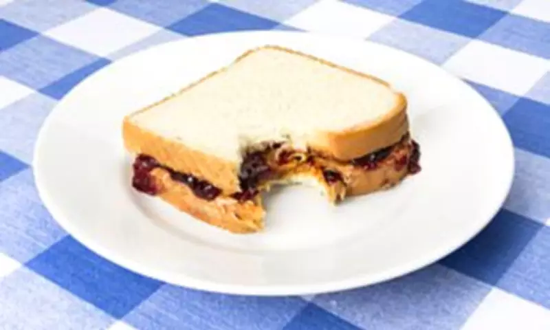 Peanut Butter Health Debate: Nutrition Facts, Weight Impact & Best Choices