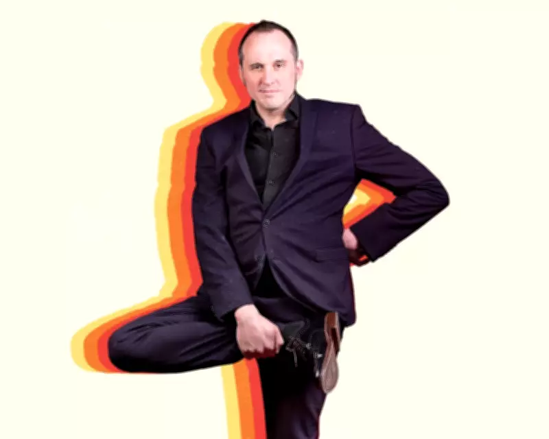 Phil Ellis's 'Bath Mat' Show: A Raucous Midlife Comedy of Failures