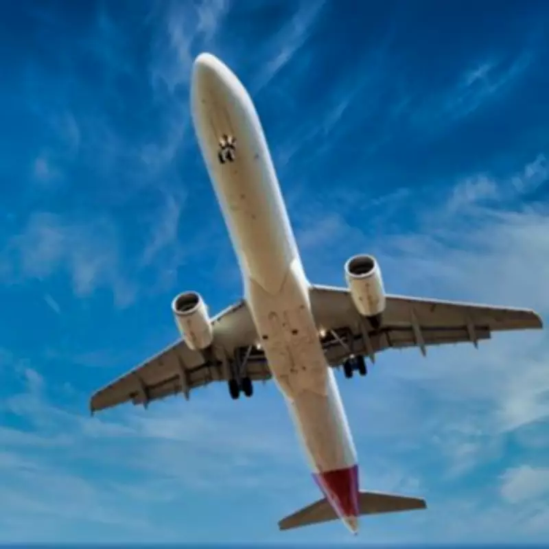 Pilot Reveals Why Lights Are Dimmed During Take-Off and Landing