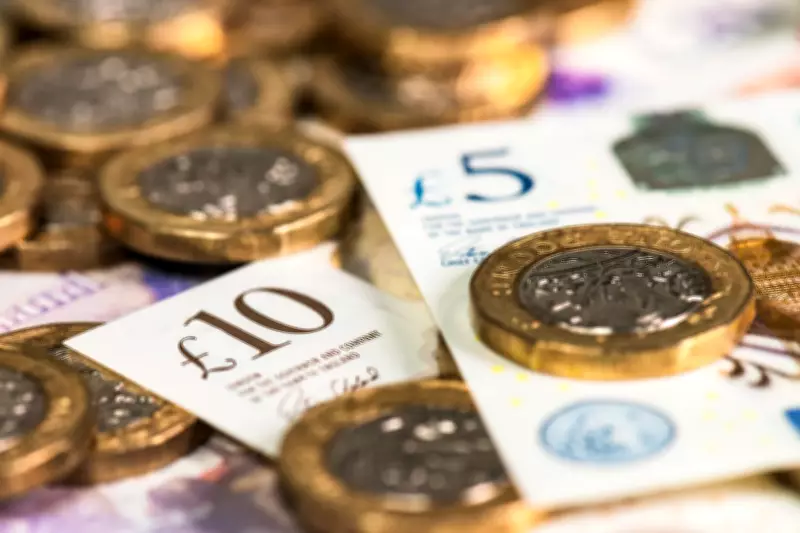 Pound Dips Amid Iran-US Tensions and Starmer's Political Pressure